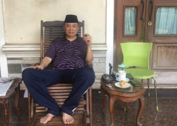 Judul: Mantan Wakil Kepala BIN KH. As’ad Said Ali: Menunggu Godot dalam Kehidupan