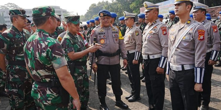 Wujudkan Sinergitas, TNI-Polri Laksanakan Apel Gelar Pasukan Gabungan Dalam Rangka ISF 2024 Dan Operasi Tribrata Jaya Tahun 2024