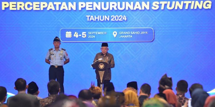 Gus Halim Serahkan Penghargaan 15 Desa Berprestasi Turunkan Stunting