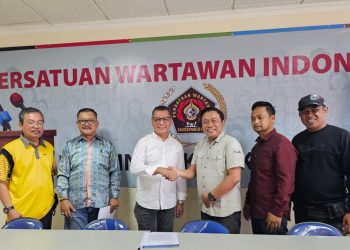 Ketua PWI DKI Jakarta Serahkan SK Penunjukan Ketua Pokja Jakarta Barat
