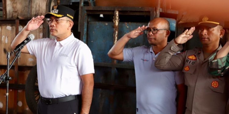 Pemkot Jakpus Laksanakan Jumat Bersih di Flyover Kolong Jembatan Tomang Tanjung Selor