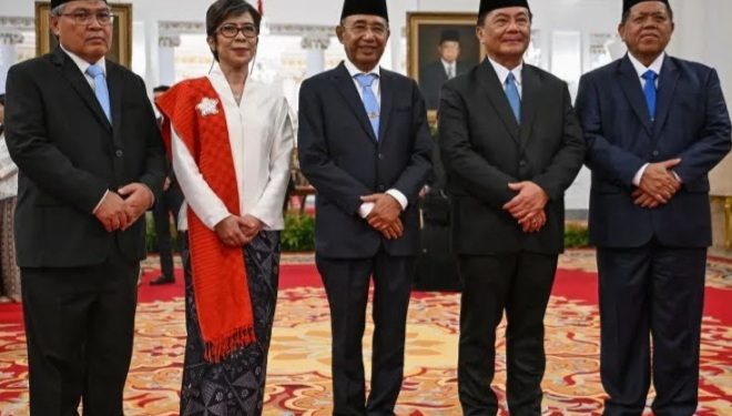 Presiden Prabowo Lantik Gusrizal dan Sumpeno sebagai Dewan Pengawas KPK