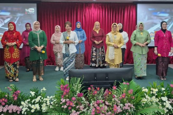 PN Jakarta Pusat Peringati Hari Ibu Ke-96, Tema “Perempuan Menyapa, Perempuan Berdaya, Menuju Indonesia Emas 2045”