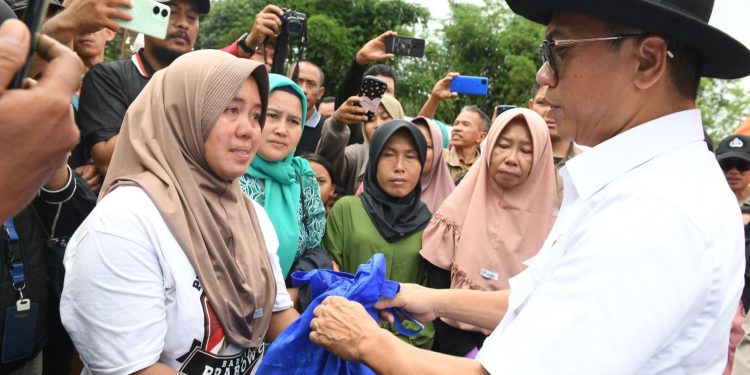 Tinjau Lokasi Pengungsian di Sukabumi, Mendes Yandri: Dana Desa Boleh untuk Kedaruratan