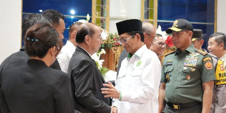 Sapa Umat Kristiani di Gereja, Menag: Natal Menambah Rasa Sayang dan Cinta Damai