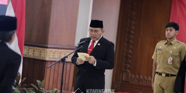 Walikota Lantik Delapan Dewan Kota Jakarta Pusat Periode 2024-2029