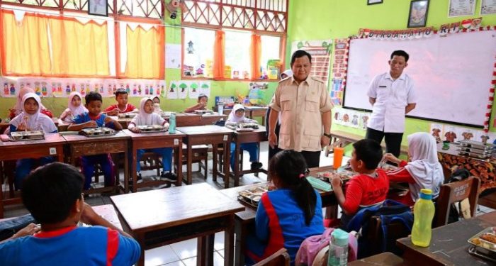 Presiden Prabowo Subianto Tinjau Pelaksanaan Makan Bergizi Gratis di Jakarta