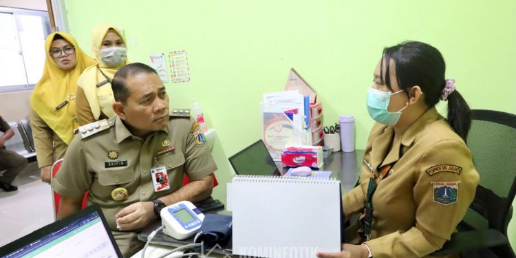 Walikota Jakpus Tinjau Cek Kesehatan Gratis di Hari Pertama
