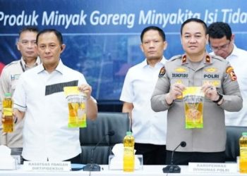 Polri Ungkap Kecurangan Minyak Goreng di Depok, Ribuan Liter Disita