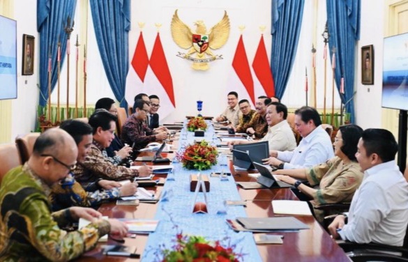 Presiden Prabowo Bahas Respons Ekonomi Global dan Kebijakan Tarif bersama Jajaran Kabinet