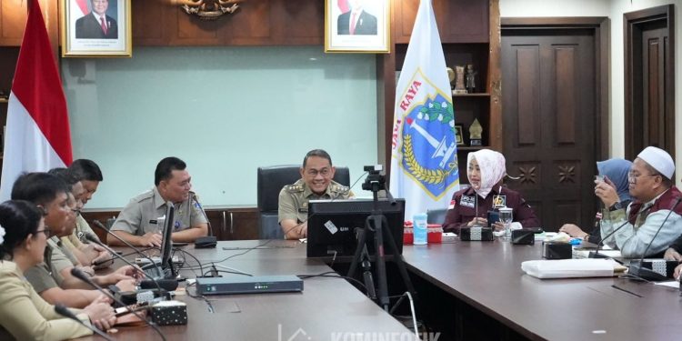 Kepala UKPD Pemkot Jakpus Dapat Piagam Penghargaan dari Fahira Idris