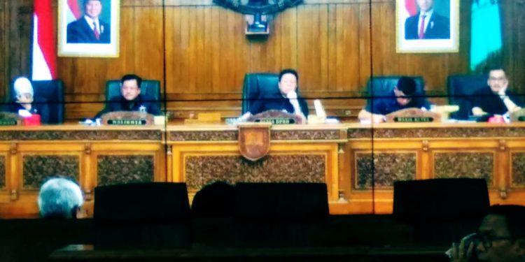 Walikota mendapat cecaran Sejumlah Anggota Dewan