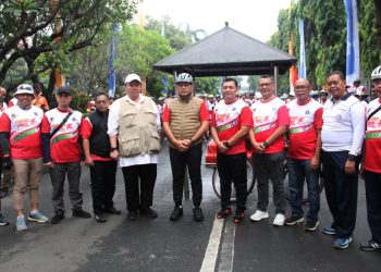 Wali Kota Jakpus Lepas Ribuan Peserta dalam Fun Bike SIWO PWI Jaya 2025