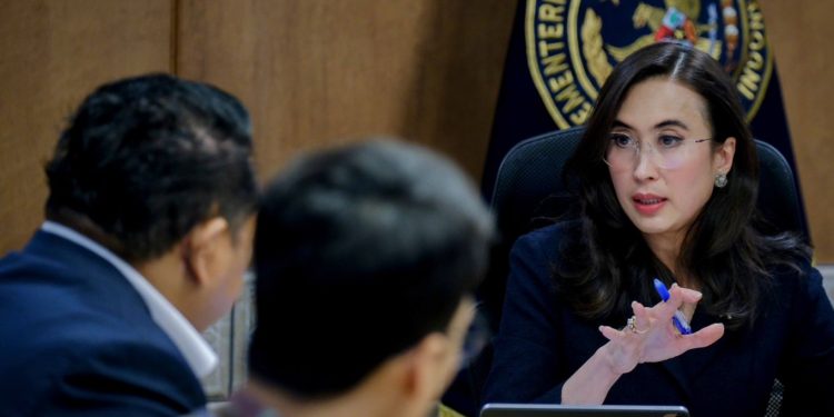 Tiga Langkah Strategis Kementerian Pariwisata Tangani Isu Tambang Nikel di Raja Ampat