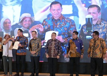 Penyerahan SHM Kepada Transmigran, Wamen Viva Yoga: Akan Kita Lakukan Secara Massif dan Tuntas