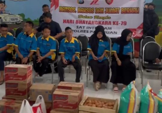 Sat Intelkam Polres Pasuruan Gelar Bakti Sosial Bareng Suporter Sakera Mania di Tosari