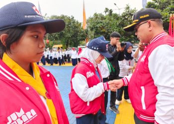 Wali Kota Jakpus Lepas 215 Peserta Jumbara PMR: Tunjukkan Solidaritas dan Prestasi Terbaik!