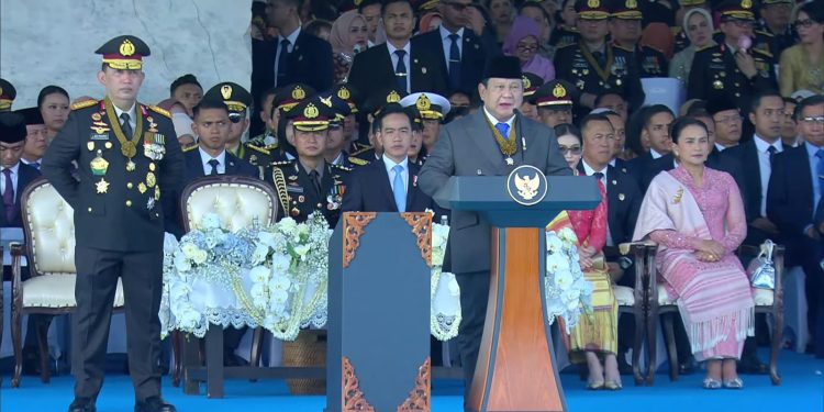 Prabowo Subianto menjadi inspektur upacara dalam puncak peringatan Hari Bhayangkara ke-79