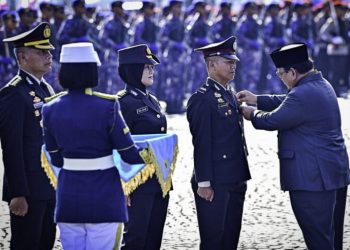 Presiden Prabowo Anugerahkan Tanda Kehormatan kepada Jajaran Polri pada Peringatan ke-79 Hari Bhayangkara