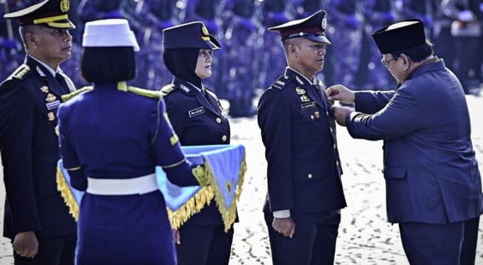 Presiden Prabowo Anugerahkan Tanda Kehormatan kepada Jajaran Polri pada Peringatan ke-79 Hari Bhayangkara