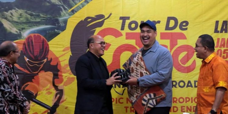 Menpora Dito Luncurkan Tour de Entete, Promosikan Potensi NTT Lewat Balap Sepeda