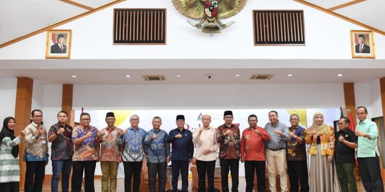 Mendes Yandri Ajak Muhammadiyah Bina Desa Sukseskan Kopdes Merah Putih