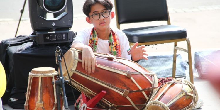 Muhammad Zinsky Rainavan Tampil Memukau di Ruang Seni Siswa Anjungan Sarinah