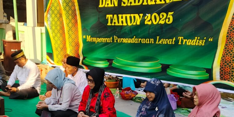 Tradisi Sadranan di Gedawang, Warga Kenduri Ayam Panggang di Makam Mbah Kramat