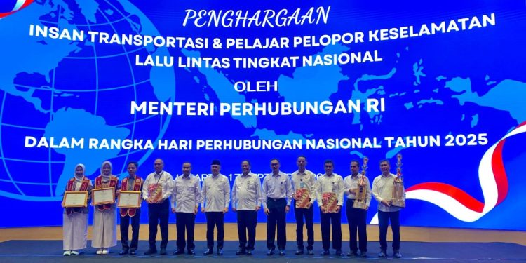 Pelindo Raih Juara Umum Lomba Harhubnas Kemenhub 2025