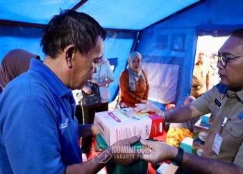 Wali Kota Datangi Warga Penyintas Kebakaran di GOR Tanah Abang