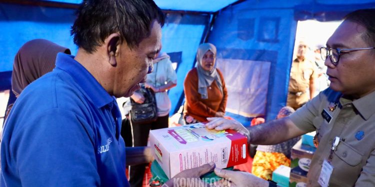 Wali Kota Datangi Warga Penyintas Kebakaran di GOR Tanah Abang