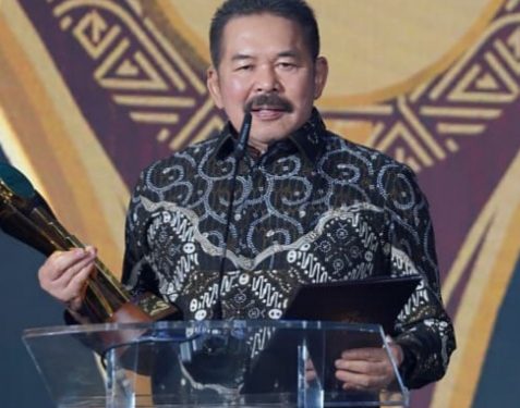 Jaksa Agung Raih Penghargaan Tokoh Transformasi Penegakan Hukum