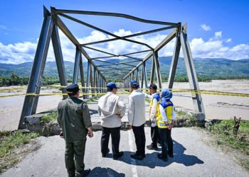 Presiden Prabowo Subianto melakukan peninjauan langsung ke lokasi Jembatan Pante Dona di Kabupaten Aceh Tenggara