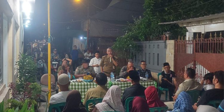 Gelar Silaturahmi dengan Warga, Lurah Krukut Tekankan Guyub dan Penyelesaian Masalah Berjenjang