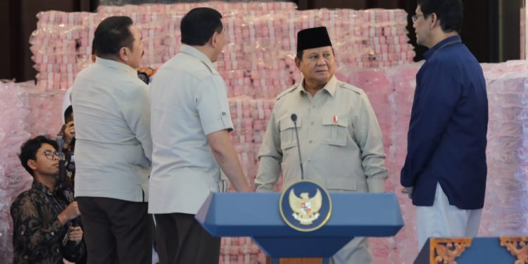 Presiden Prabowo Saksikan Penyerahan Rp 6,6 Triliun dan 893 Ribu Hektare Kawasan Hutan