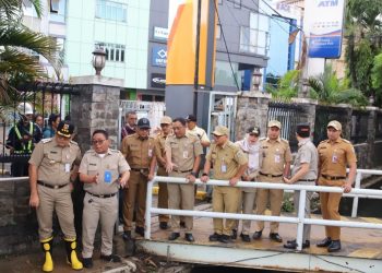 Proyek PHB Diduga Picu Genangan di Mangga Dua Raya, Wali Kota Jakpus Turun Langsung ke Lokasi