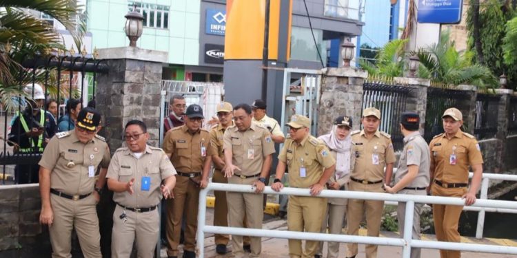 Proyek PHB Diduga Picu Genangan di Mangga Dua Raya, Wali Kota Jakpus Turun Langsung ke Lokasi