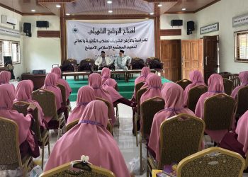 Anggota DPD RI Ahmad Bastian Ajak Santriwati Berani Bermimpi Wujudkan Generasi Emas 2045