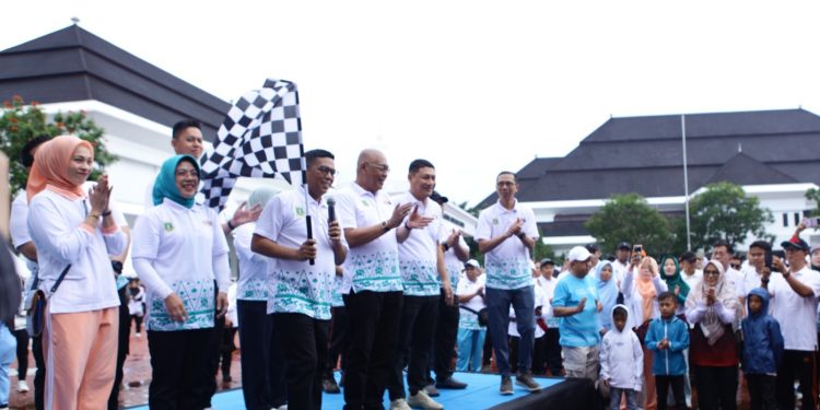 Ribuan Warga Banten Meriahkan Jalan Sehat HPN 2026, Antusias Sambut Kedatangan Presiden Esok