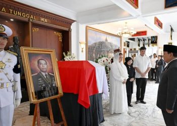 Presiden Prabowo Beri Penghormatan Terakhir kepada Almarhum Jenderal TNI (Purn) Ryamizard Ryacudu