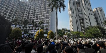 Eksekusi Lahan Hotel Sultan Dimulai, Diwarnai Kericuhan Penolakan Massa