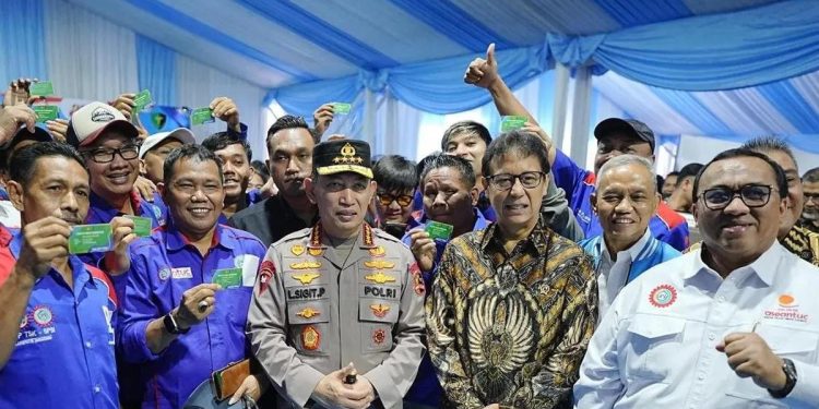 Kapolri Luncurkan Kartu Bhayangkara Prioritas Buruh, Permudah Akses Layanan Kesehatan Pekerja