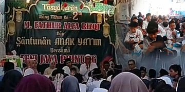 Ronny Syahroni Dampingi Santunan Anak Yatim dalam Tasyakuran Milad Kedua M. Fathur Alfarizqi