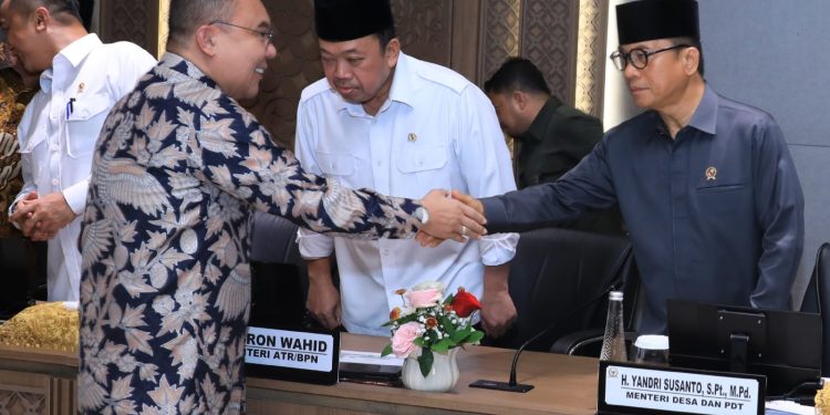 Rakor Konflik Agraria, Mendes Yandri Rekomendasikan Solusi Desa Dalam Kawasan Hutan