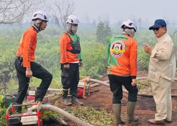 Presiden Prabowo Susuri Lahan Terbakar di Kubu Raya, Pastikan Penanganan Karhutla Berjalan Optimal