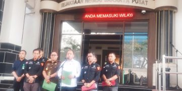 Kejagung Serahkan 6 Tersangka Korupsi Program MBG ke JPU Kejari Jakpus