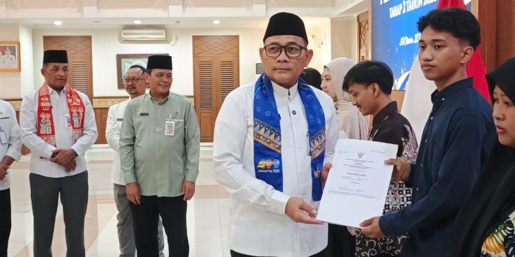 Pemutihan Ijazah Tahap II 2026, Pemkot Jakpus Bantu Ratusan Warga Kembali Raih Hak Pendidikan